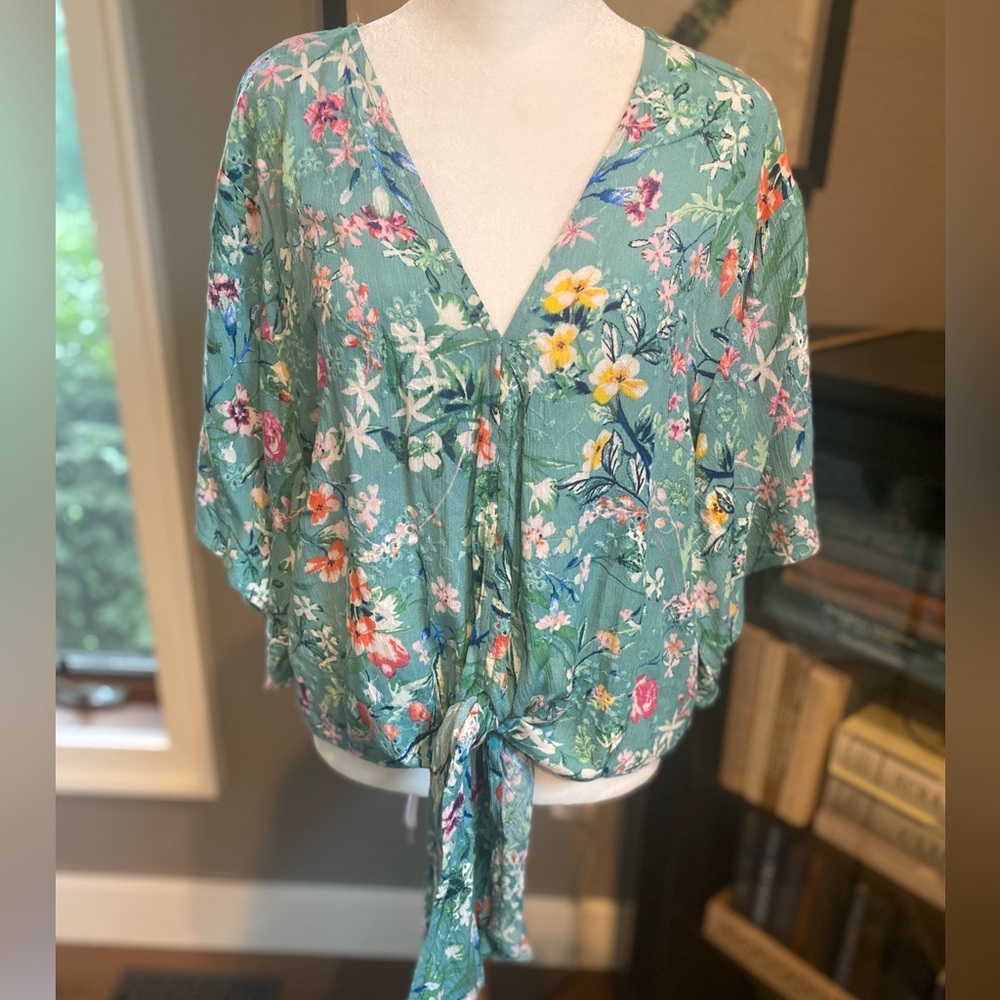 Lovestitch Kimono Sleeve Tie Front Floral Blouse Sz S